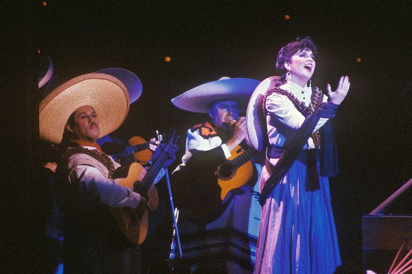 How Linda Ronstadt Continues to Inspire New Generations of Musicians