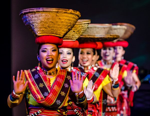 Kayamanan Ng Lahi Keeps Filipino Folk Traditions Vibrant in L.A.